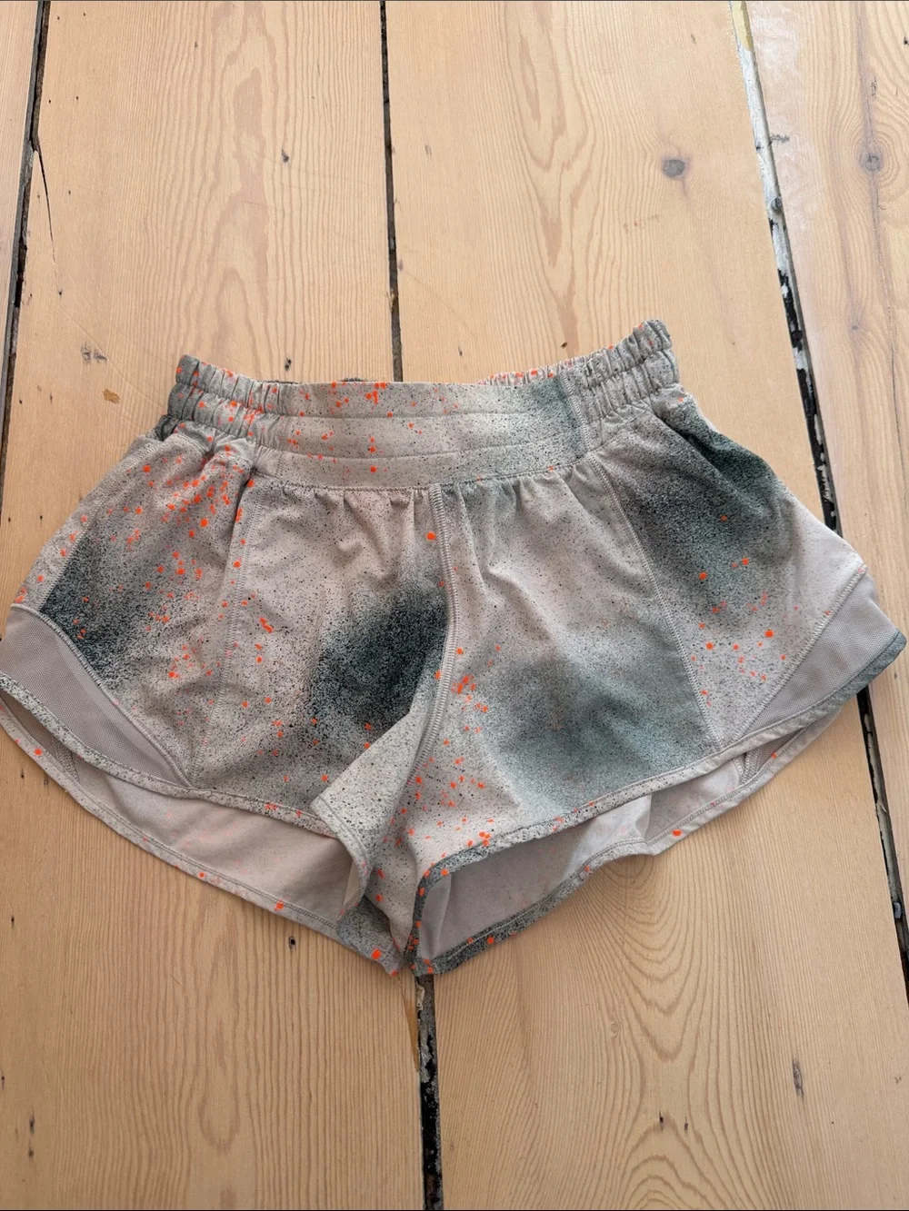 lululemon athletica gray Shorts with Green and Orange Splatter sz 4